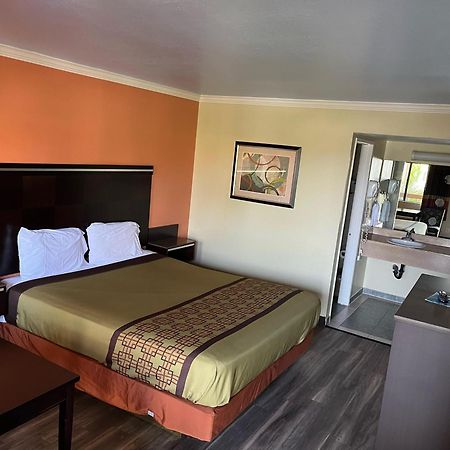 Rivera Inn & Suites Motel Pico Rivera Exterior photo